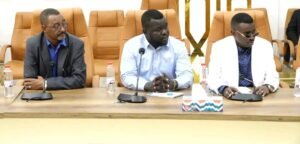 رئيس الوزراء يطالب القوى السياسية تبني مشروع مهم