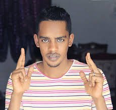 وقفة تضامنية لصالح الفنان شريف الفحيل