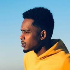 وقفة تضامنية لصالح الفنان شريف الفحيل