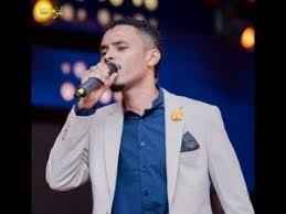 شاعر يهاجم الفنان البندول ويهدده بالقضاء