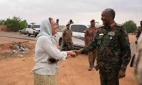 البرهان يحيي هذه الأسرة.. ماذا فعلت!!