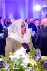 امرأة تتربع على منصب رفيع ببنك الخرطوم 12 امرأة تتربع على منصب رفيع ببنك الخرطوم