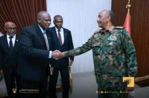 البرهان يبلغ السفراء أمر مهم