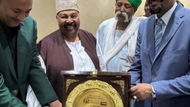 شيخ الأمين يكرم هذا الفنان 14 IMG 20250813 WA0000