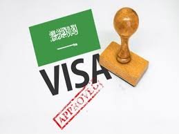 إيقاف تأشيرات العمل بقنصلية السعودية.. مواطنون يوجّهون نداءً عاجلا