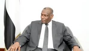 مصادر تكشف أسباب استقالة عمر صديق من منصبه