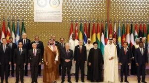 أمير قطر: سنعمل على حماية بلادنا ونواجه العدوان الاسرائيلي 12 أمير قطر: سنعمل على حماية بلادنا ونواجه العدوان الاسرائيلي