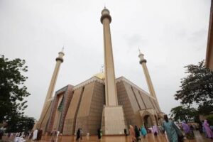 تشاد.. تعيد فتح شارع استراتيجي أمام رئاسة الجمهورية 12 تشاد.. تعيد فتح شارع استراتيجي أمام رئاسة الجمهورية
