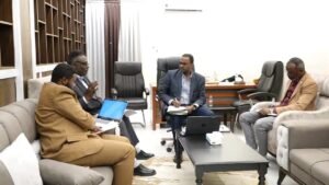 شركة خاصة تدعم الصحة بأدوية قيمتها 500 ألف دولار والوزير يدعو لشراكة مع القطاع الخاص 