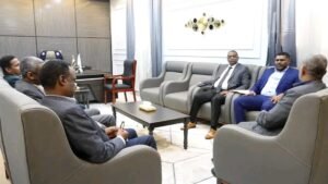 شركة خاصة تدعم الصحة بأدوية قيمتها 500 ألف دولار والوزير يدعو لشراكة مع القطاع الخاص 