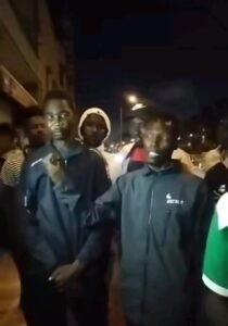 سودانيون يعتدون بالضرب على ناشط بدولة مجاورة