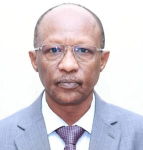 محافظ بنك السودان المركزي يكشف أسباب تذبذب سعر الصرف ويحدد موعدا لتجاوزه 14 محافظ بنك السودان المركزي يكشف أسباب تذبذب سعر الصرف ويحدد موعدا لتجاوزه