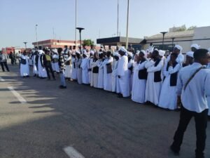 وصول طائرة فقيد البلاد الدكتور إيلا مطار بورتسودان 13 وصول طائرة فقيد البلاد الدكتور إيلا مطار بورتسودان