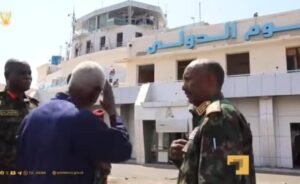 البرهان يتفقد مطار الخرطوم