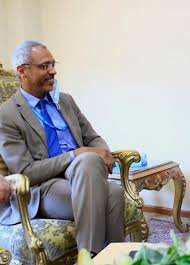 السودان يبلغ مسؤولين بمنظمة عالمية بأنهما غير مرغوب فيهما