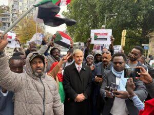 رئيس تجمّع السودانيين بالخارج: لن نقبل بعفوٍ عامٍ يُهدر دماء الشهداء ونطالب بتحقيق شفافاً في التجاوزات الإقتصادية والأمنية