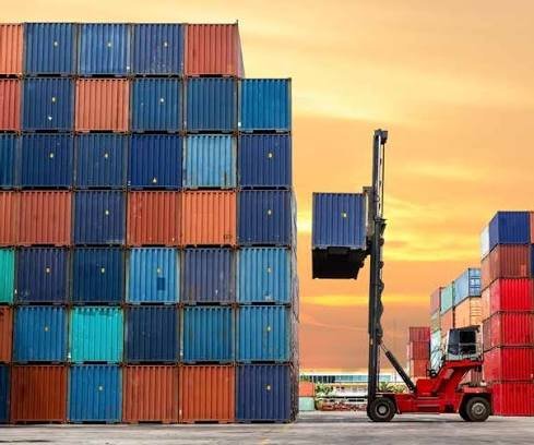 الجمارك تفرض رسوما على واردات "الكوميسا".. ماذا حدث!! 11 images 2025 10 28T212056.934