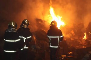 مصرع أسرة كاملة في حريق مروع 