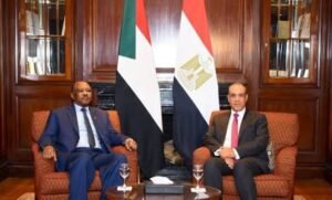 وزير الخارجية يصل القاهرة ويدخل في مباحثات مع نظيره المصري
