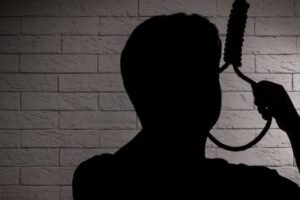 انتحار كاتب شهير.. تفاصيل مأساوية