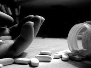 انتحار كاتب شهير.. تفاصيل مأساوية