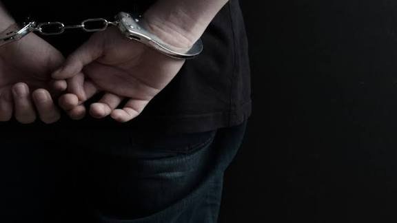 القبض على لص بسرقة مراوح مسجد 11 اعتقال ناشطين بمدينة شهيرة.. ماذا هناك؟
