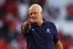 مدرب العراق يفتح النار على الاتحاد الآسيوي