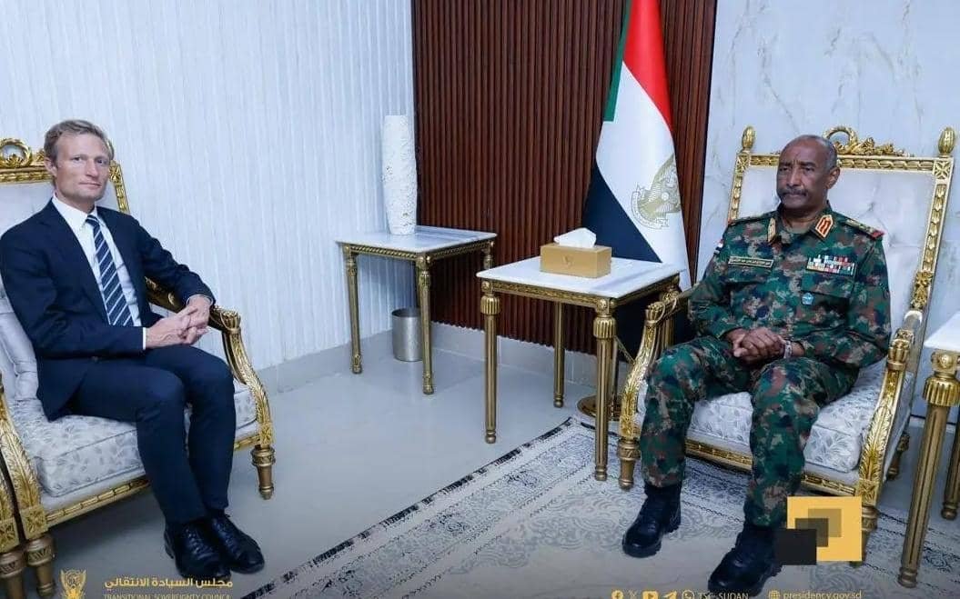 البرهان يضع شروطا أمام مدير برنامج الغذاء العالمي! 11 IMG 20251111 WA0013