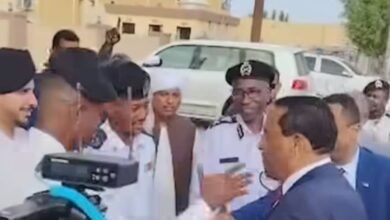 رئيس الوزراء يكرم رائد شرطة لهذا السبب 16 IMG 20251123 WA0030