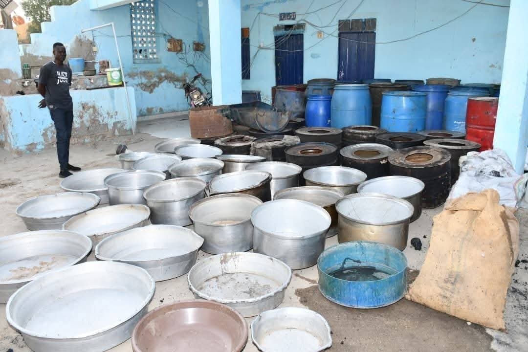 إزالة مصنع خمور بلدية بالبحر الاحمر 11 IMG 20251125 WA0015