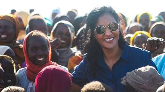 على العالم أن يسأل.. لماذا تقرير المجرمة تسابيح المصور لصالح القناة الإماراتية من الفاشر غالبه نساء؟ باختصار غاب الرجال لأنهم قتلوا شهداء .. 11 images 87 1