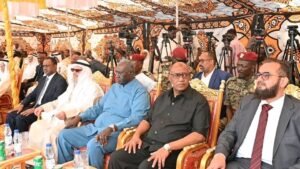 عقار يفتتح أكبر صرح طبي في بورتسودان 