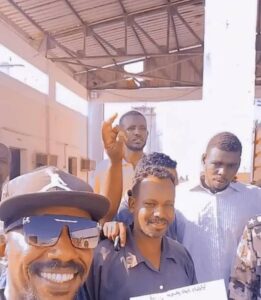 إنقاذ مساعد سائق من بطن تانكر وقود ببورتسودان 13 إنقاذ مساعد سائق من بطن تانكر وقود ببورتسودان