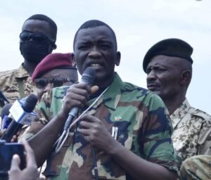 والي ولاية بدارفور ينجو من موت محقق