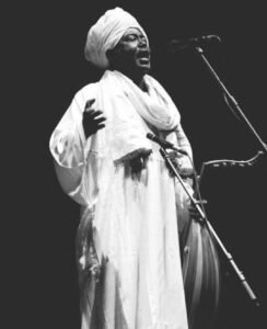 رئيس الوزراء ينعي عبد القادر سالم