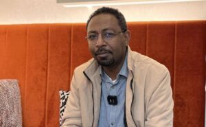 د أمجد فريد مستشار حمدوك السابق: ميدان الاعتصام كان يدار من قبل الإمارات عبر عميلها دحلان 13 د أمجد فريد مستشار حمدوك السابق: ميدان الاعتصام كان يدار من قبل الإمارات عبر عميلها دحلان