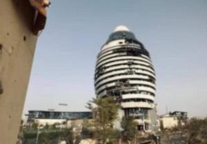 عاجل.. الصحفيون بغادرون بورتسودان إلى الخرطوم