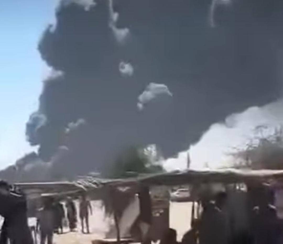 الجيش يقصف سوق وقود بنيالا.. انفجارات ضخمة.. واعتقالات!! 11 IMG 20251225 WA0041