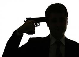 قاضي ينهي حياته رميا بالرصاص