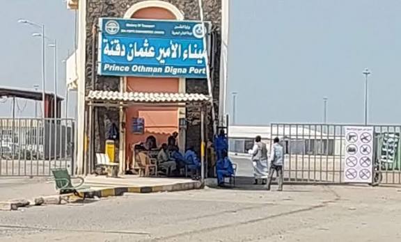 رئيس الوزراء يتخذ قرارا مفاجئا بميناء عثمان دقنة 11 images 2025 12 03T173110.657