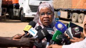 الحكومة السودانية تكشف عن اسباب تجديد فتح معبر ادري 12 الحكومة السودانية تكشف عن اسباب تجديد فتح معبر ادري