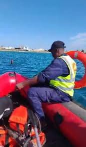 نجاة صياد من موت محقق بالبحر الأحمر 12 نجاة صياد من موت محقق بالبحر الأحمر