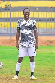 المريخ يصرف النظر نهائيا عن التعاقد مع هذا اللاعب 12 المريخ يصرف النظر نهائيا عن التعاقد مع هذا اللاعب