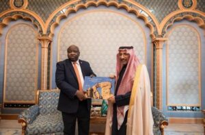 السعودية تعلن عن دخولها في إستثمارات 13 السعودية تعلن عن دخولها في إستثمارات في التعدين بالسودان
