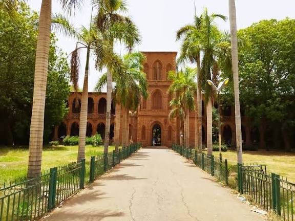 جامعة الخرطوم تتحدى بالأسانيد أمين الشؤون العلمية!! 11 images 95 1