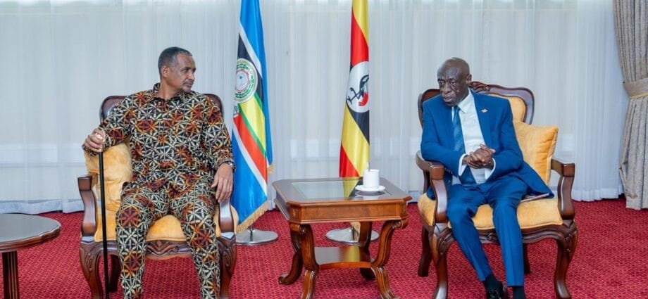 تفاصيل مثيرة عن زيارة حميدتي إلى أوغندا!!