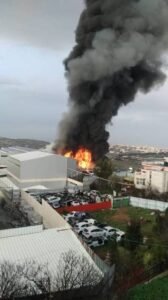 حريق هائل بمصنعين بمدينة بحري