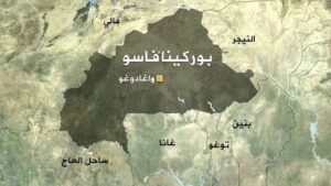 وفاة عامل دهسا تحت عجلات طائرة