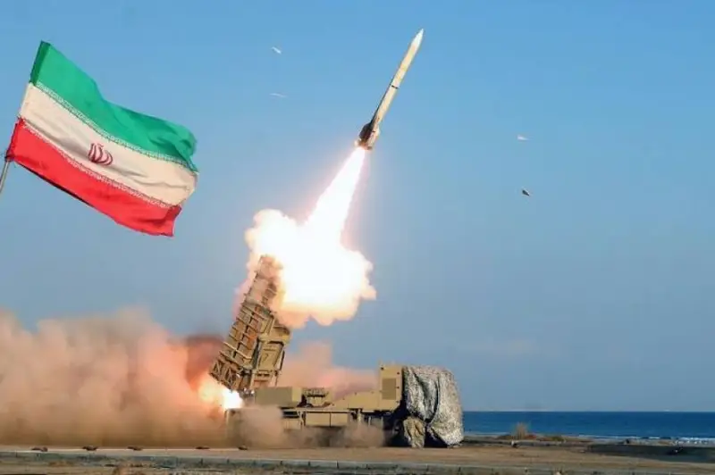 إيران تطلق تحذيرات للمواطنين في الإمارات 11 إيران تضع شروطًا قاسية لوقف الحرب !!