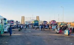 تفاصيل مثيرة بشأن ما حدث بمعبر ارقين 